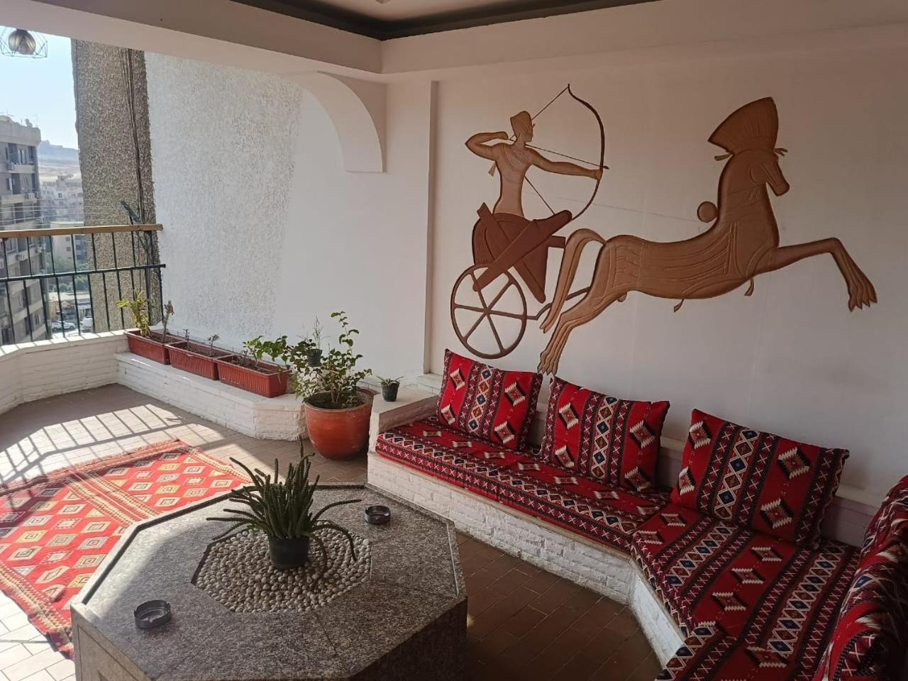 Pyramids Nights Hostel Kafrat al Jabal Exterior photo