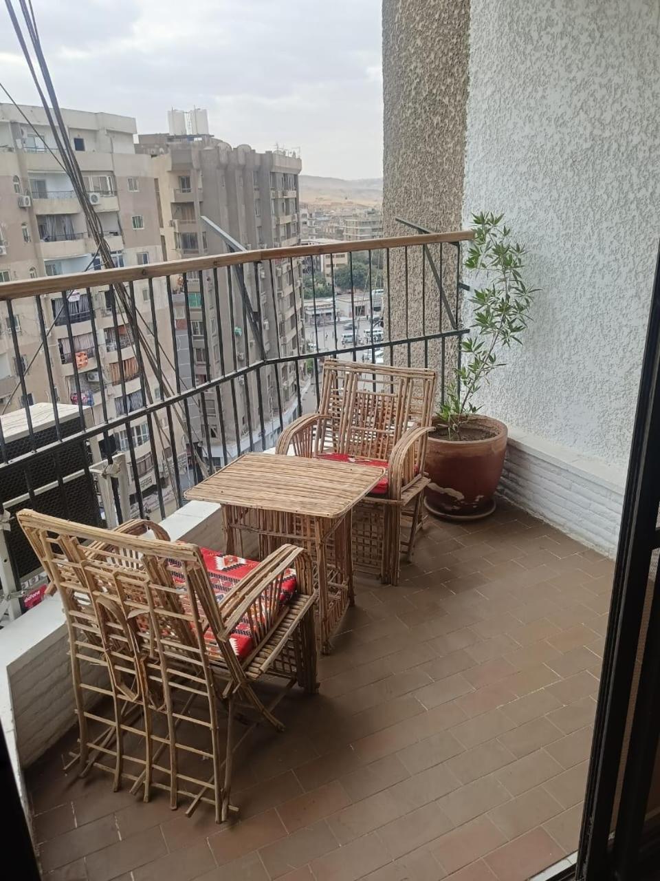 Pyramids Nights Hostel Kafrat al Jabal Exterior photo